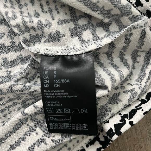 H&M short sleeve blouse - Picture 4 of 4